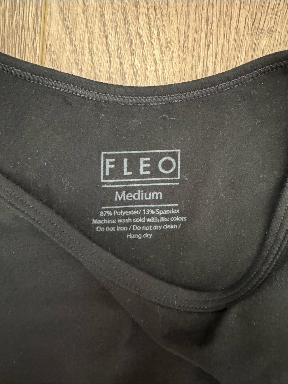 FLEO- Racerback Crop Tank Fitted - Picture 4 of 5